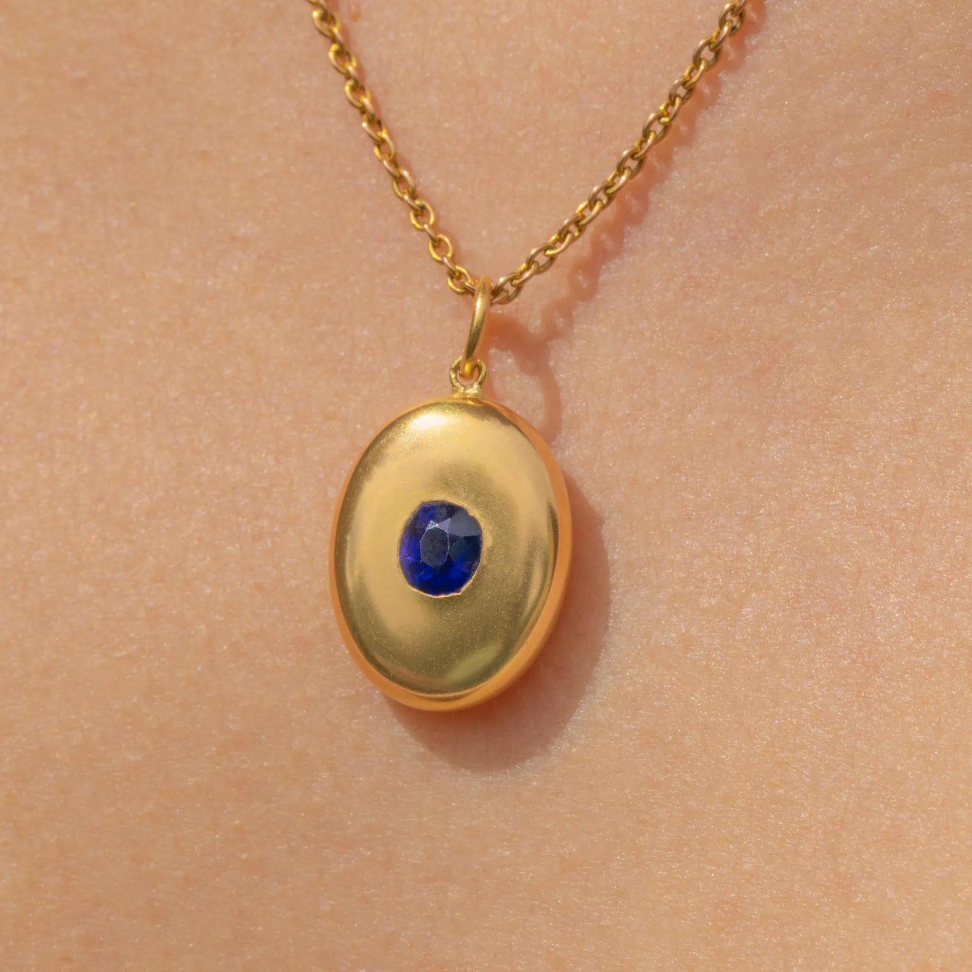 Antique 18ct Gold Natural Ceylon Sapphire Pendant