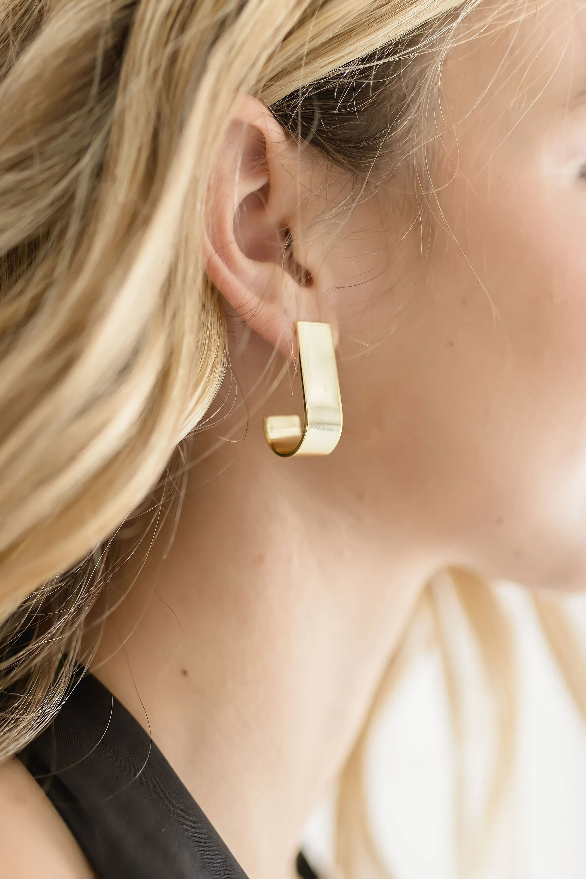 Britta J Hoop Earrings Gold