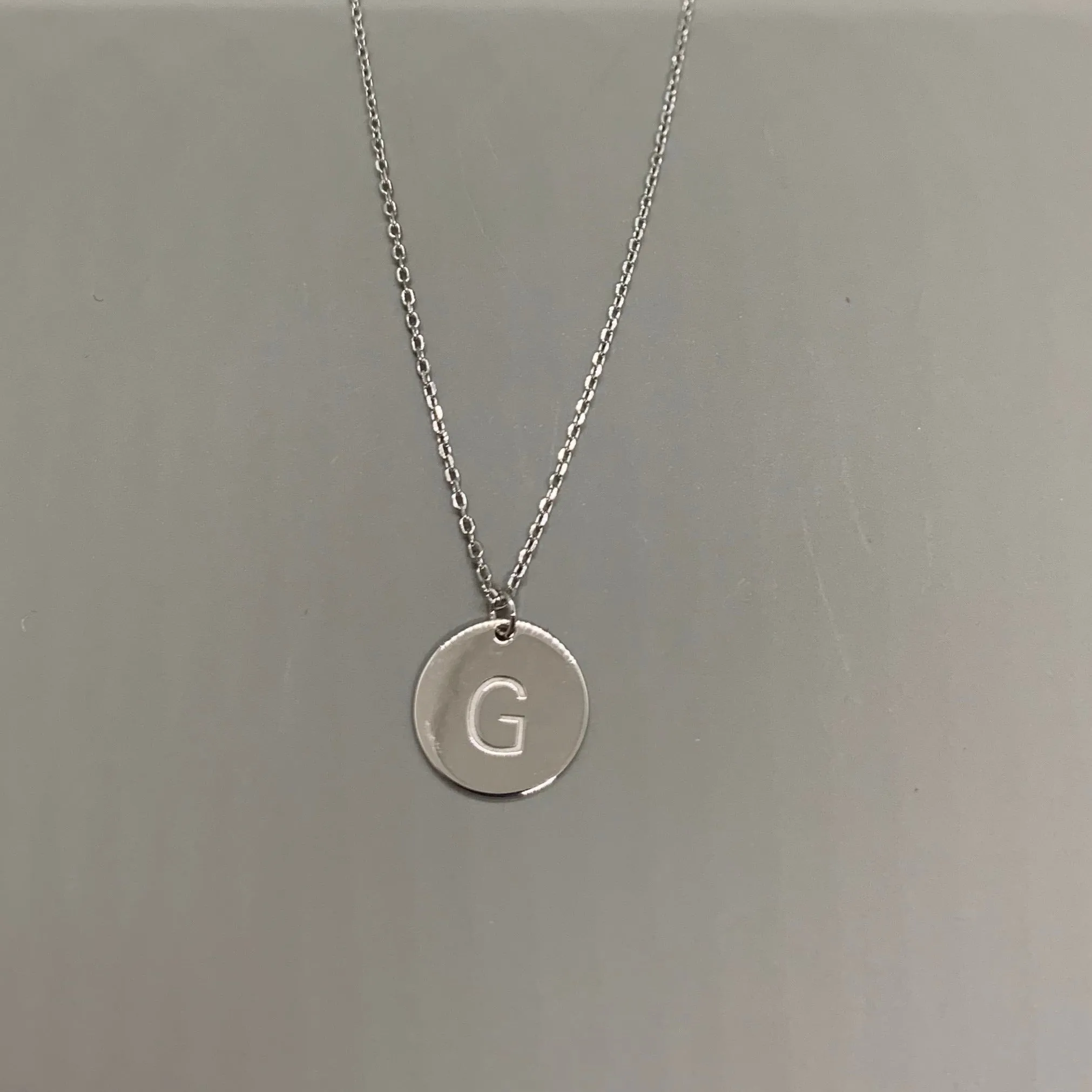 DISC INITIAL NECKLACES SILVER/GOLD