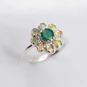 Emerald Flower Ring - Flower Silver Ring - Natural Emerald Ring