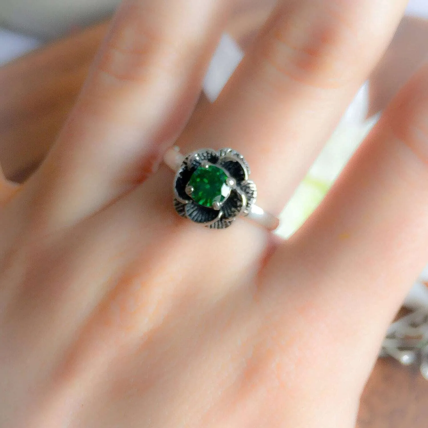 Emerald Flower Ring - Rose Vintage Ring - Dainty Emerald Ring