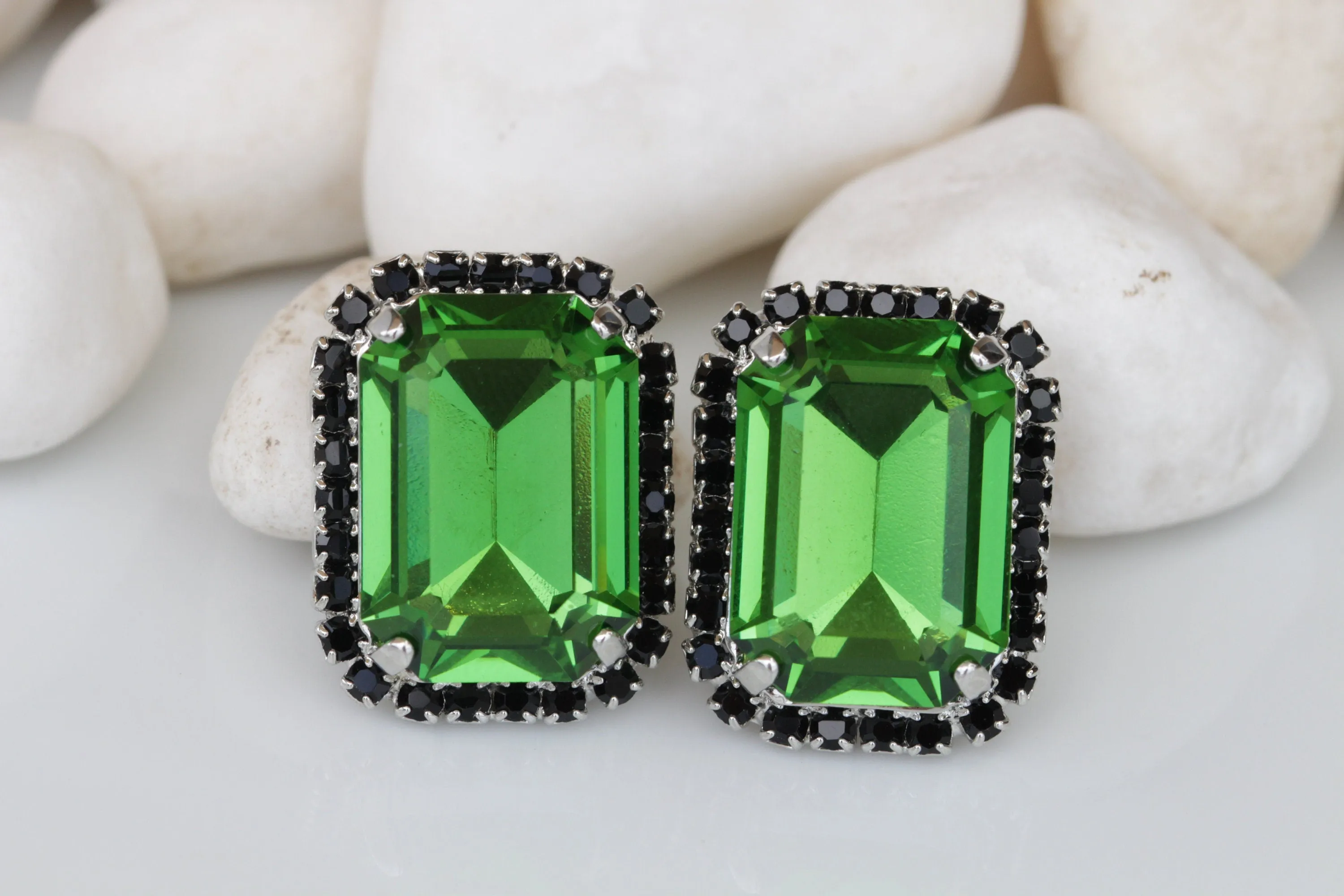 GREEN BLACK EARRINGS