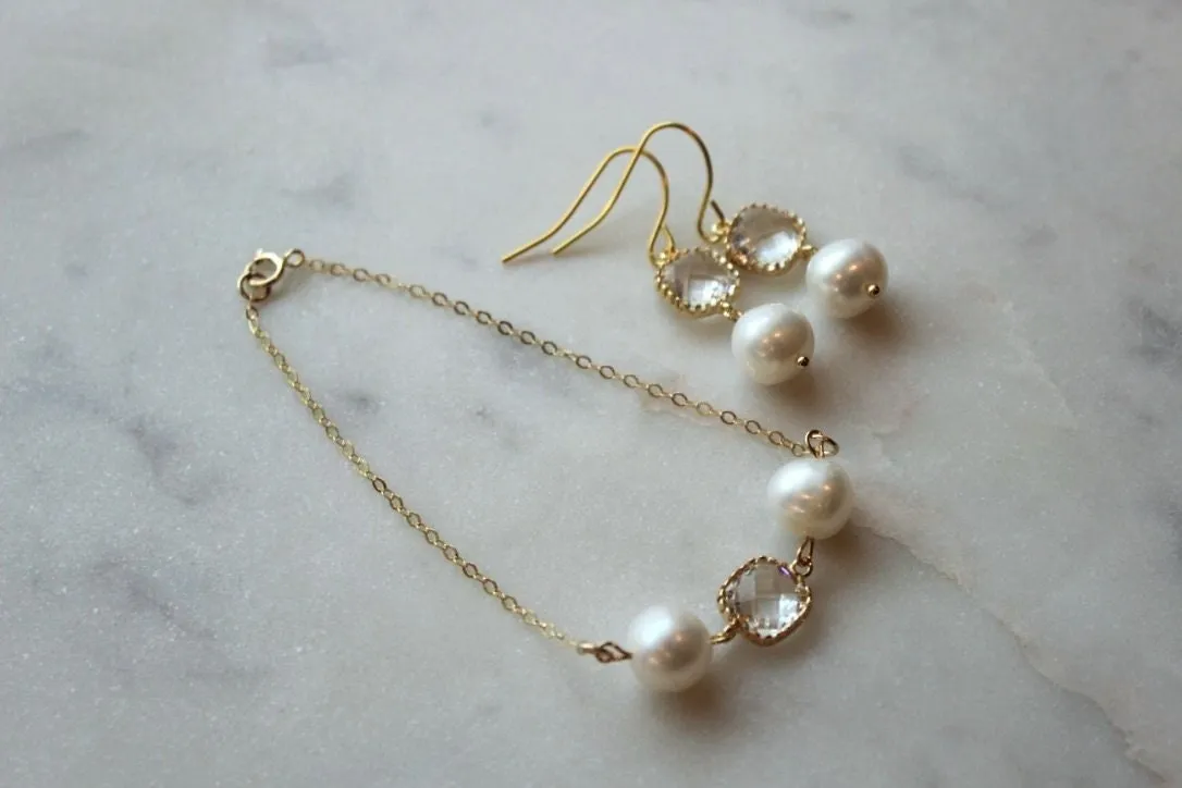 Pearl Jewelry Set, Crystal Jewelry Set, Gold Pearl Bracelet, Gold Pearl Earrings, Bridal Party Gifts, Wedding Party Gifts, Bridesmaid Gifts