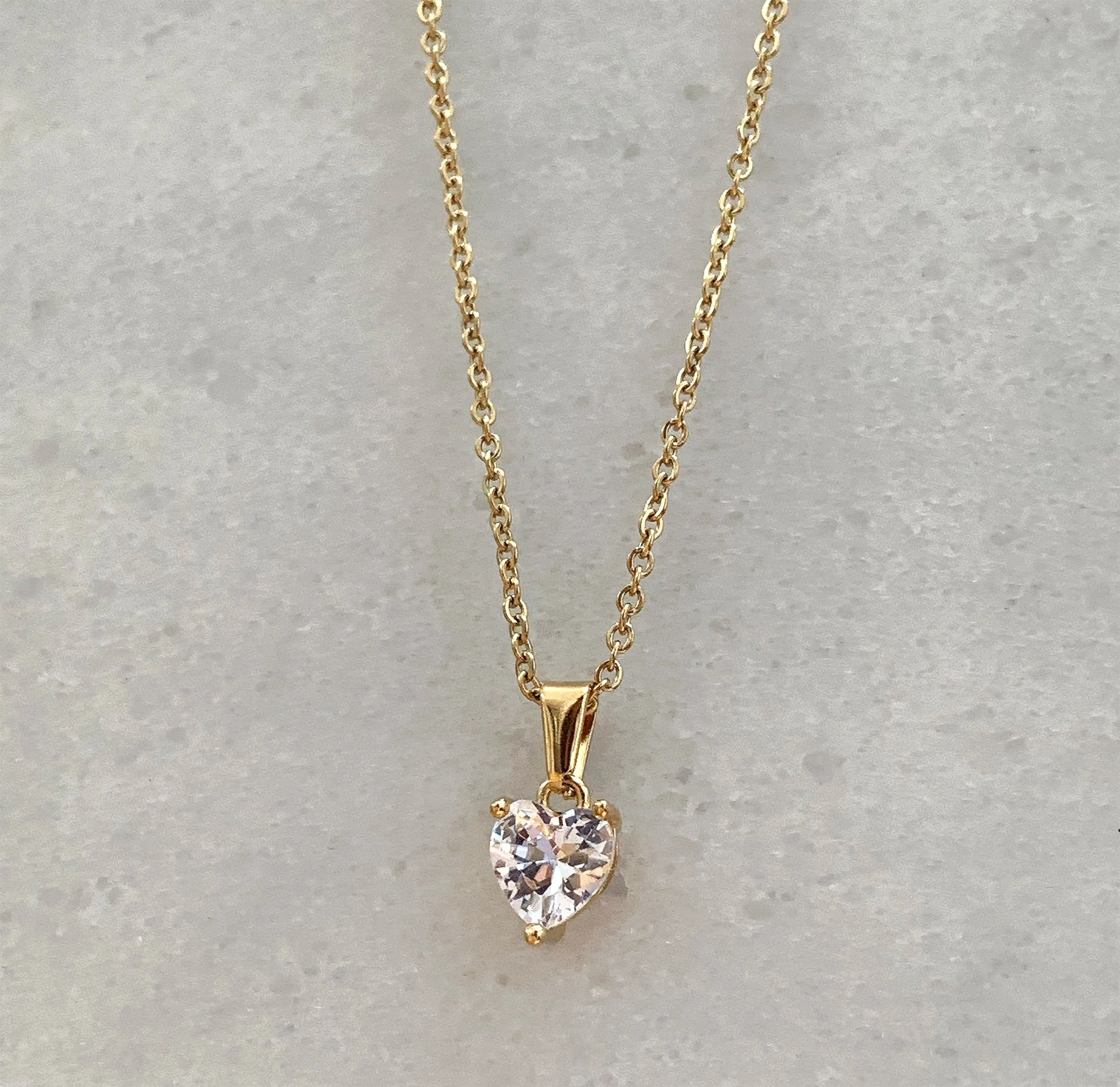 VALENTINE HEART CZ DIAMOND PENDANT NECKLACE